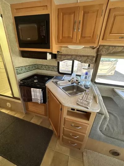 Consignment 2008 Fourwinds Five Thousand 28A — photo 12