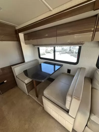 Used 2015 Winnebago View 24M — photo 2