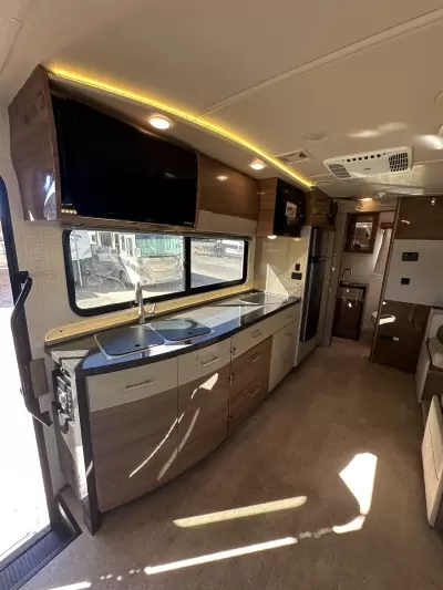 Used 2015 Winnebago View 24M — photo 4