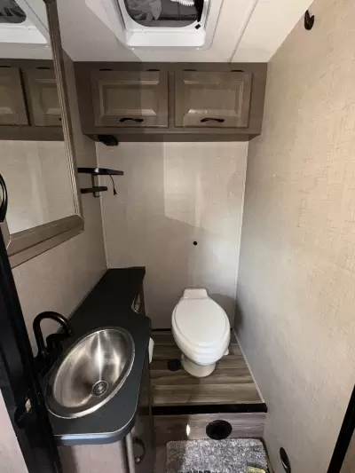 New 2019 Thor Motor Coach Majestic 28A — photo 18