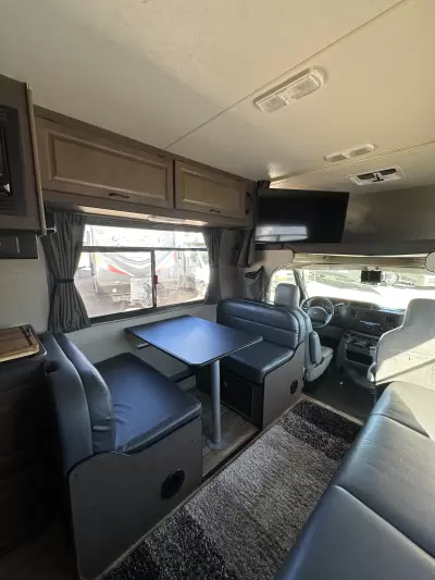 New 2019 Thor Motor Coach Majestic 28A — photo 19
