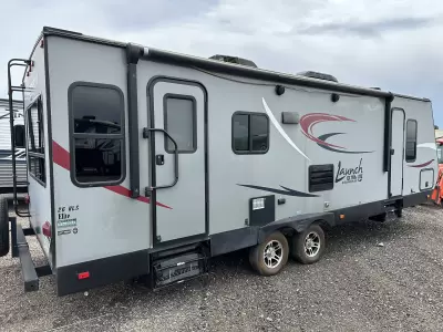 New 2017 StarCraft   Launch Ultra Lite 26 RLS — photo 6