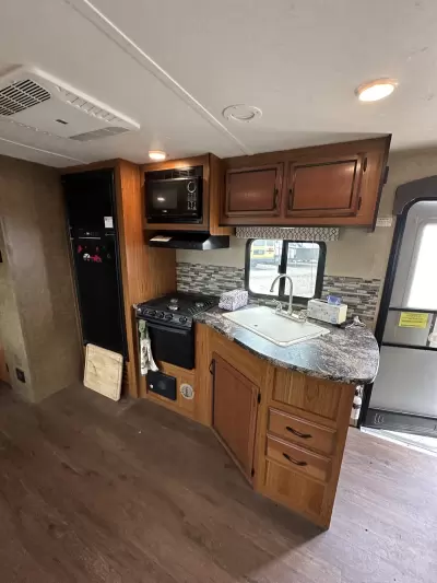 New 2017 StarCraft   Launch Ultra Lite 26 RLS — photo 8