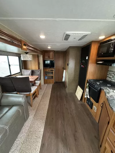 New 2017 StarCraft   Launch Ultra Lite 26 RLS — photo 11