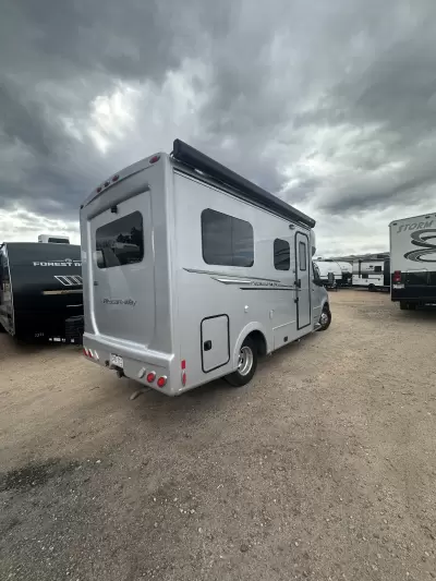 New 2020 Pleasure-Way Plateau XLTD — photo 5