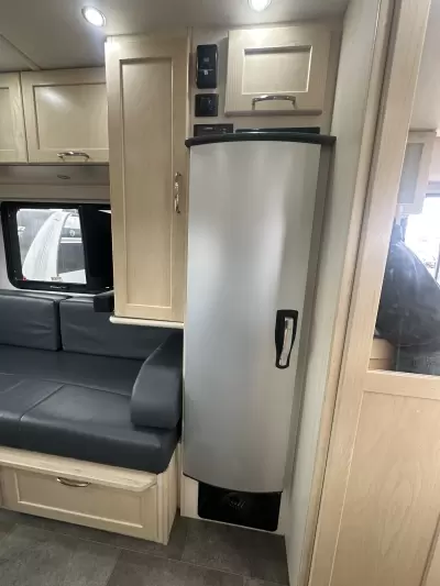 New 2020 Pleasure-Way Plateau XLTD — photo 7