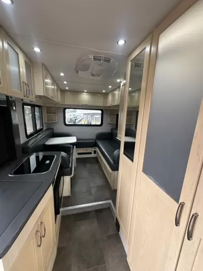 New 2020 Pleasure-Way Plateau XLTD — photo 13