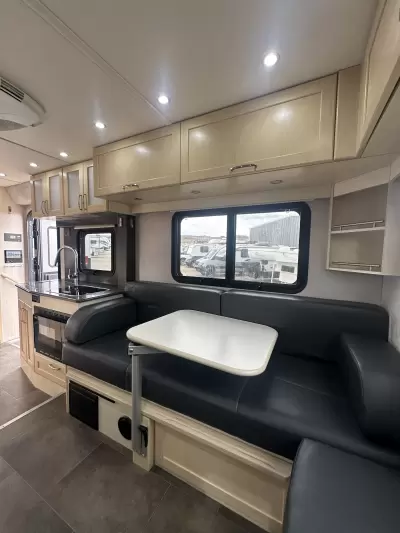 New 2020 Pleasure-Way Plateau XLTD — photo 17
