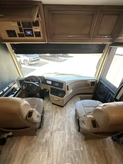 New 2019 Newmar Ventana LE 3426 — photo 4